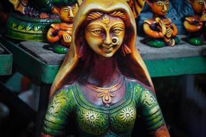foto van Indiase handgemaakte vervaardigde vrouw.