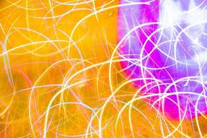 lange blootstelling neonlichten textuur. abstract kleurrijk neonlicht. foto