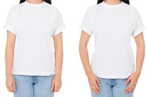 bijgesneden afbeelding twee Aziatische vrouw in t-shirt geïsoleerd op wit, Koreaans meisje in witte tshirt, blanco, kopieer ruimte foto