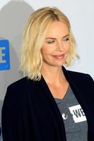 los engelen, apr 7 - charlize theron Bij de wij dag Californië 2016 Bij de de forum Aan april 7, 2016 in engelshout, ca foto