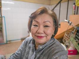 portret foto van schoonheid senior Aziatisch Dames
