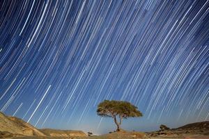 ster sporen in de nachtelijke hemel foto