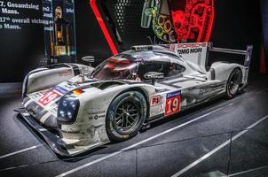 frankfurt - sept 2015 porsche 919 hybride gepresenteerd op iaa inter foto