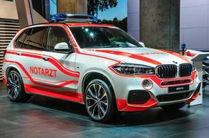 Frankfurt - september 2015 BMW x5 notarzt noodgeval gepresenteerd Bij iaa foto