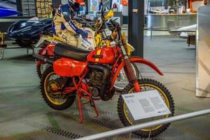 sinsheim, Duitsland - mai 2022 rood motor motorfiets maico 350 foto