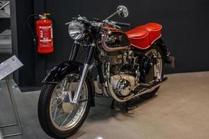 sinsheim, Duitsland - mai 2022 zwart rood motor motorfiets horex regina 400 22ps foto