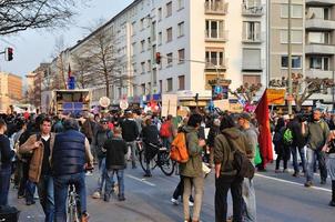 frankfurt, duitsland - 18 maart 2015 menigten van demonstranten, demonstratie blockupy foto