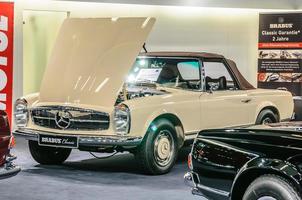 frankfurt - sept 2015 1969 mercedes-benz 280sl pagode cabrio br foto