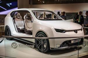 Frankfurt - september 2015 yanfeng id16 concept auto voorlopig ontwerp presenteren foto