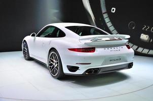 frankfurt - 14 sept porsche 911 turbo s gepresenteerd als wereldpremière op de 65e iaa internationale automobil ausstellung op 14 september 2013 in frankfurt, duitsland foto