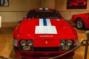 fontvieille, Monaco - jun 2017 rood ferrari 365 gtb 4 daytona 1972 in Monaco top auto's verzameling museum foto