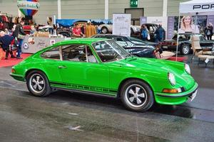 friedrichshafen - mei 2019 groen porsche 911 930 964 carrera 4 1977 cabrio Bij motorwereld klassiekers bodensee Aan mei 11, 2019 in friedrichshafen, Duitsland foto