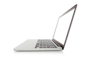 laptop met blanco wit scherm Aan wit achtergrond foto
