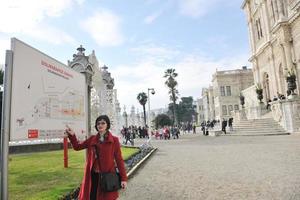 Istanbul, kalkoen, 2022 - vrouw bezoek oude istambul in kalkoen foto