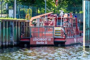 berlijn, berlijn Duitsland 23.07.2018 brandweerboot in berlijn foto