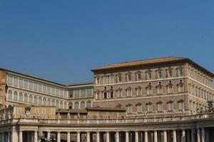 gebouwen in vaticaan, de heilige stoel in rome, italië. onderdeel van de Sint-Pietersbasiliek. foto