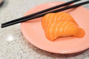 Zalm sushi rijst- met vers Zalm, Japans voedsel foto