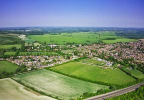luchtbeelden en uitzicht vanuit een hoge hoek van het Britse platteland, drone's footage foto
