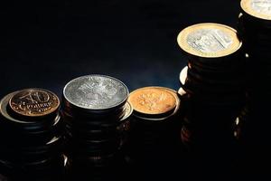 stapels munten concept dollars euro dollar wisselkoers economie