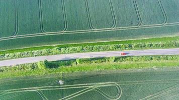 luchtbeelden en uitzicht vanuit een hoge hoek van het Britse platteland, drone's footage foto