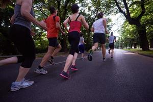 mensen groep joggen foto