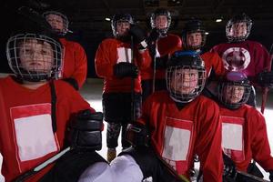 gelukkig kinderen gropu hockey team sport spelers foto