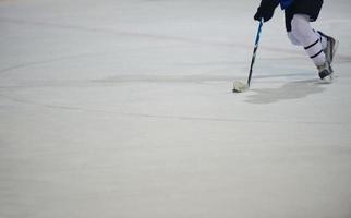 ijs hockey speler in actie foto