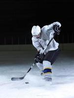 ijs hockey speler in actie foto