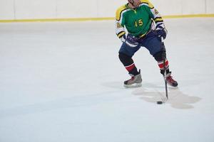 ijs hockey speler in actie foto