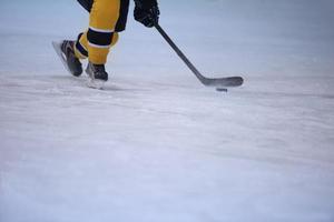 ijs hockey speler in actie foto