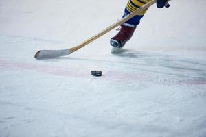 ijs hockey speler in actie foto