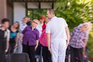 trainer opleiding gemotiveerd actief gezond senior mensen foto