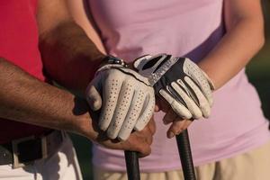 portret van paar Aan golf Cursus foto