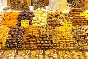 Turks snoepgoed van kruid bazaar, Istanbul foto