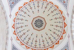 decoratie van plafond van suleymaniye moskee, Istanbul foto