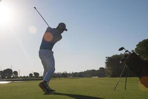 golf speler raken schot foto