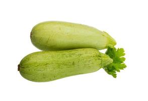 courgette op witte achtergrond foto