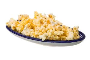 popcorn in een kom geïsoleerd Aan wit foto