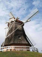 windmolen in Oost-Friesland foto