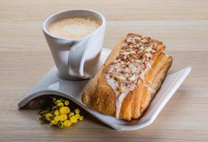 koffie met bun Aan de bord foto