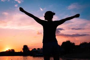 zomer vrijheid Bij zonsondergang foto