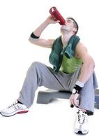 sportman ontspannende en drinken water foto
