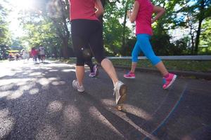 mensen groep joggen foto