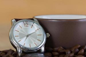 koffie tijd concept ,koffie bonen en koffie kop foto