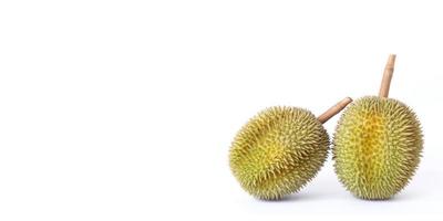 durian als een koning van fruit in thailand. het heeft een sterke geur en een doorn bedekte schil. foto