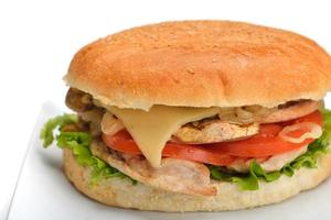 hamburger op witte achtergrond foto