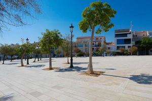 keer bekeken van de mooi stad- van sitges Aan de Catalaans middellandse Zee kust. foto