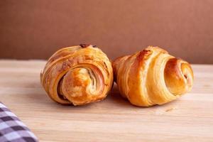 croissant Aan de tafel foto