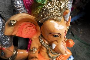 gelukkig ganesh chaturthi festival, heer ganesha standbeeld foto