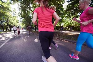 mensen groep joggen foto